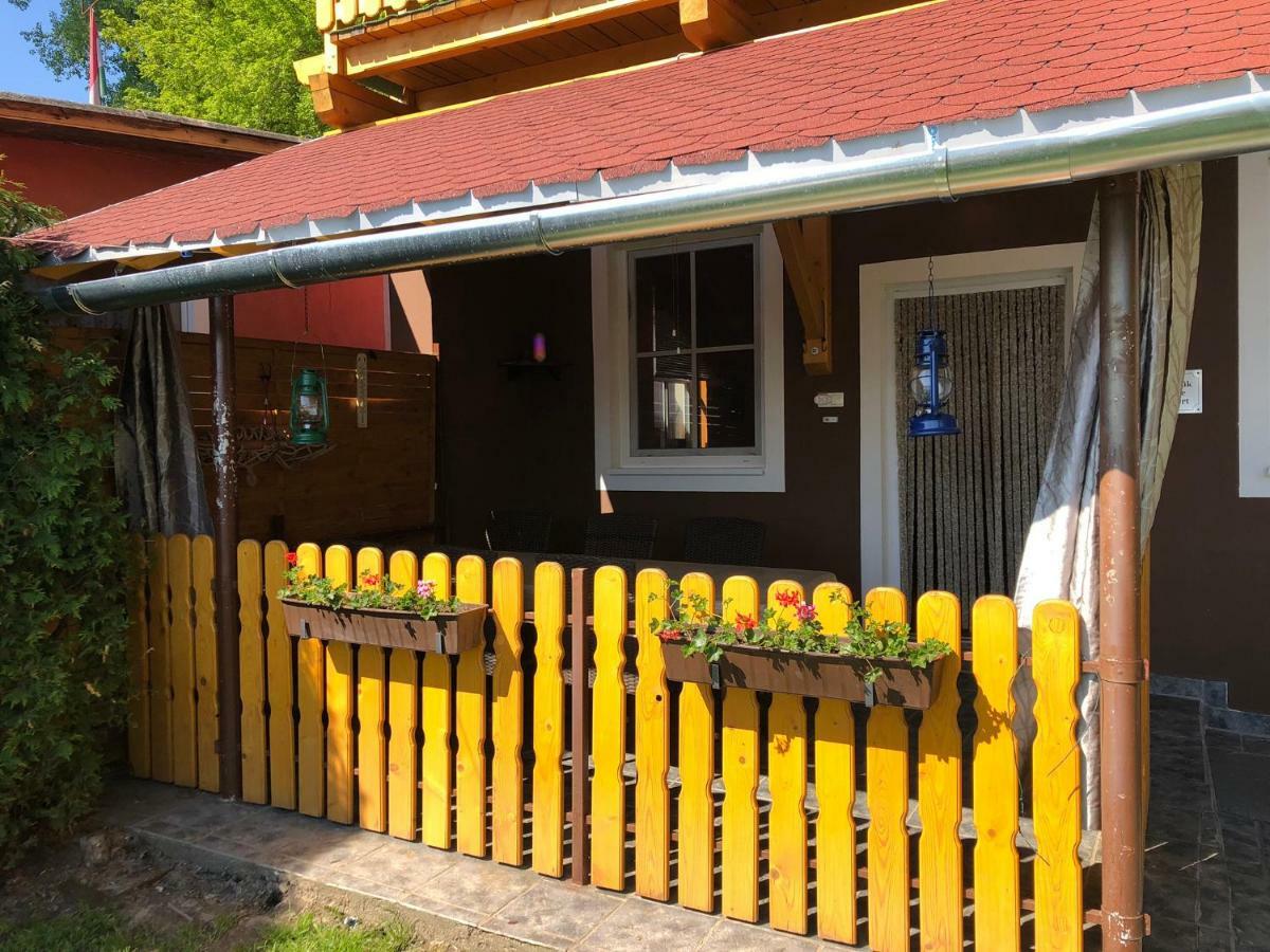 Hero 4 Sterne Ferienhaus Baja Exterior photo